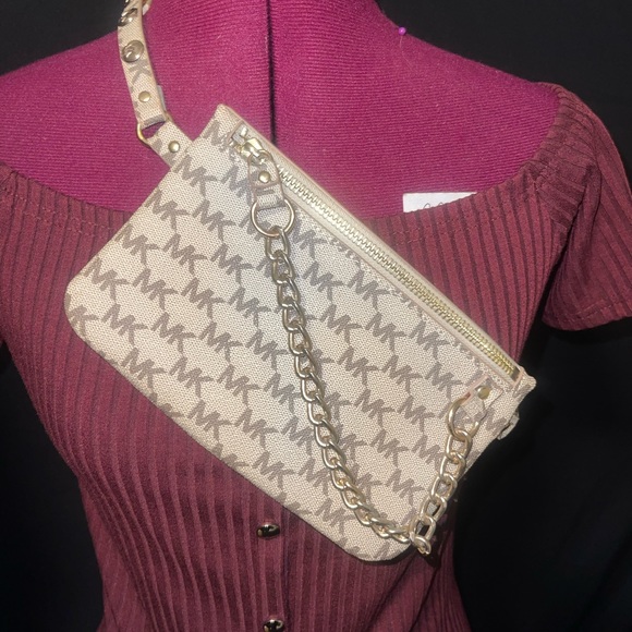 Michael Kors belt bag - Picture 4 of 9